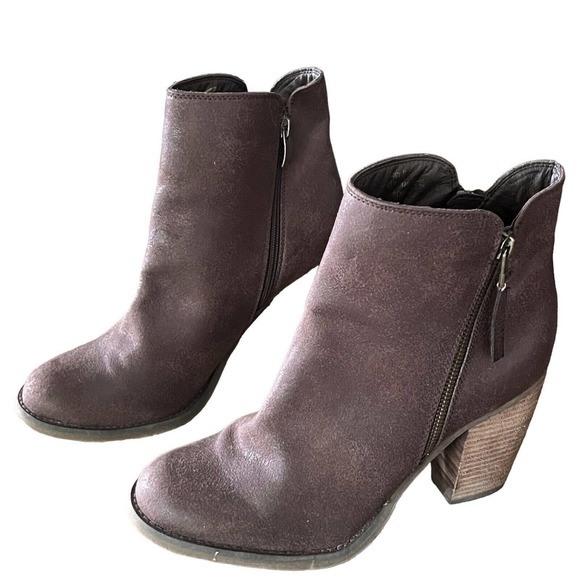 Sbicca Percussion Block Heel Round Toe Ankle Booties Boots - Picture 2 of 10